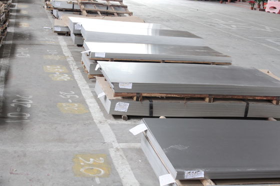 ASTM 300 Σειρά Μαρτενσιτική ανθεκτικότητα στη διάβρωση από ανοξείδωτο χάλυβα πλάτος 1000 - 2000 mm γυαλισμένο φινίρισμα
